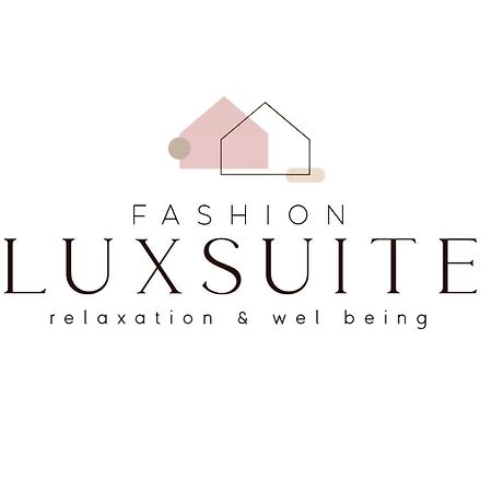 Lux Suite 塔兰托 外观 照片