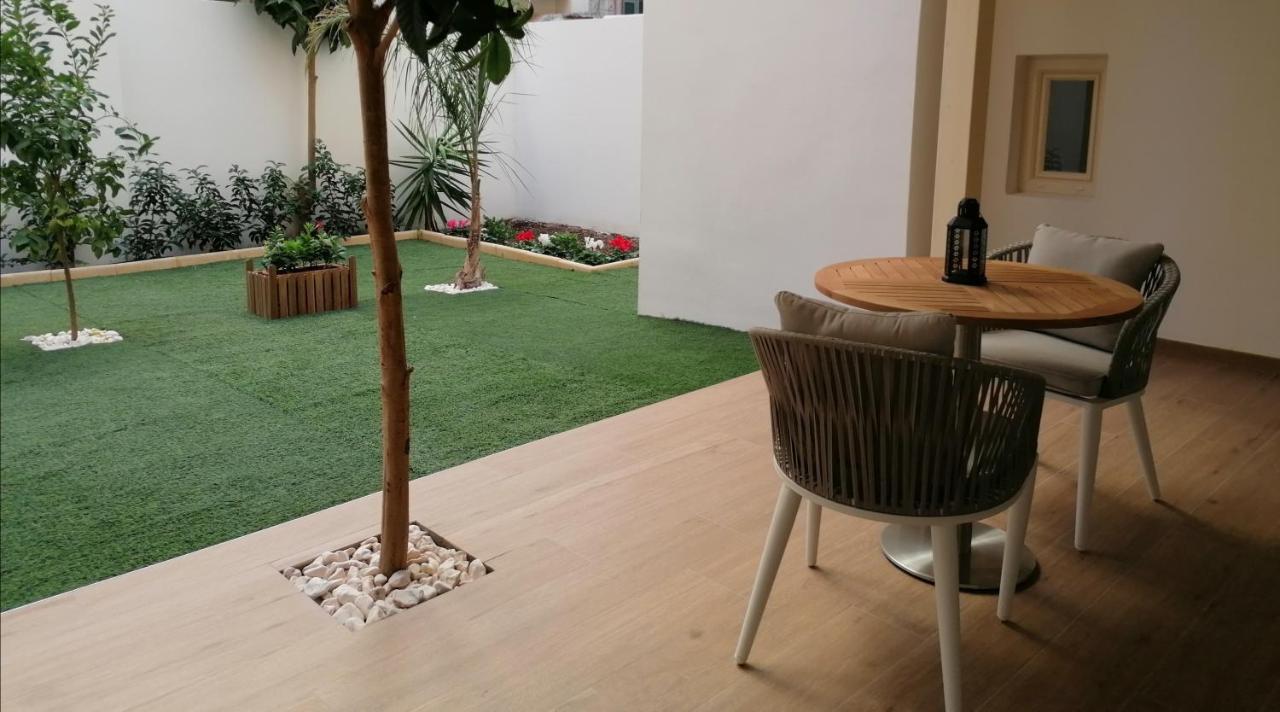 Lux Suite 塔兰托 外观 照片