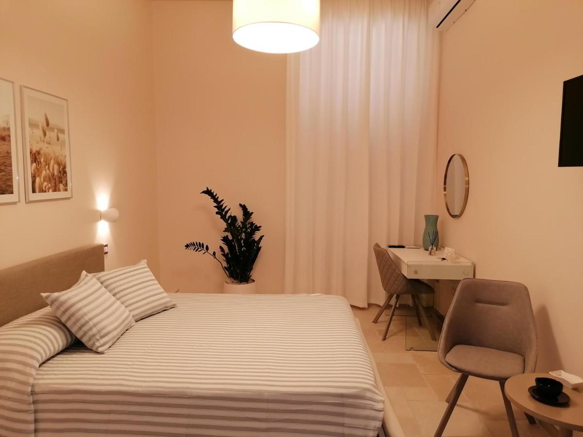 Lux Suite 塔兰托 外观 照片