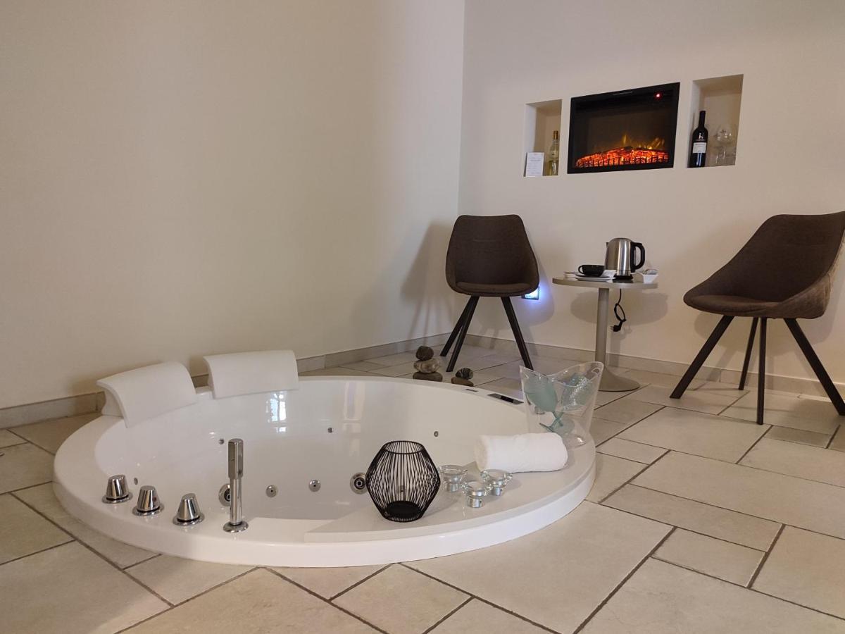 Lux Suite 塔兰托 外观 照片