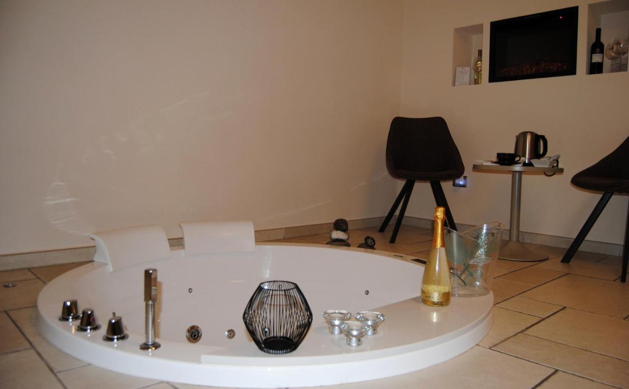 Lux Suite 塔兰托 外观 照片