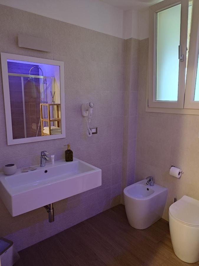 Lux Suite 塔兰托 外观 照片