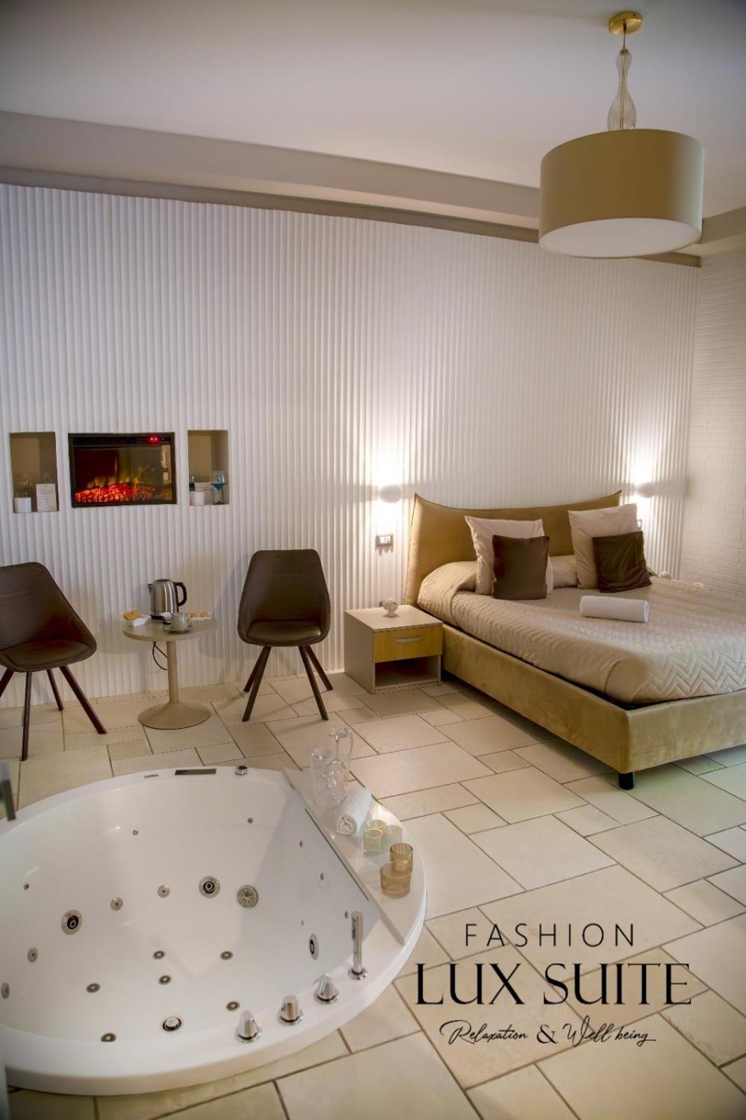 Lux Suite 塔兰托 外观 照片