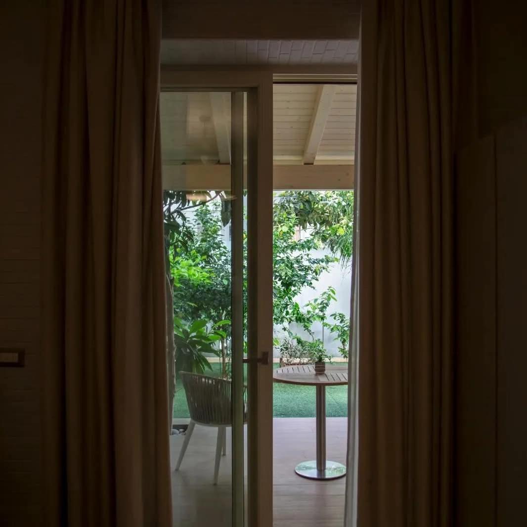 Lux Suite 塔兰托 外观 照片